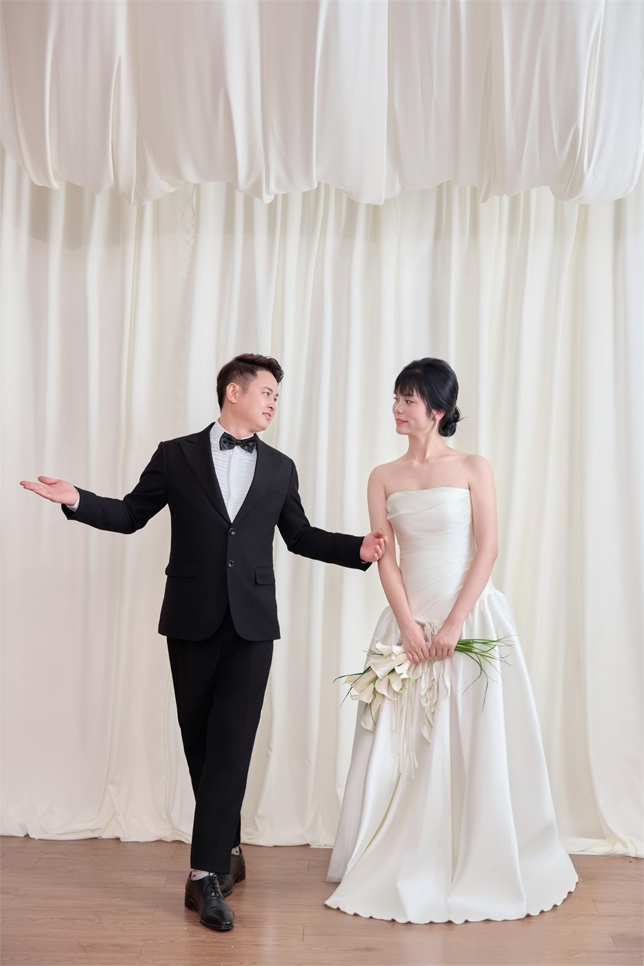 Khoảnh khắc gần nhau của Minh Tuyển và Hồng Nhung